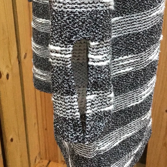 Vince Camuto Raised Threads 3/4 Sleeve Top - Picture 5 of 10